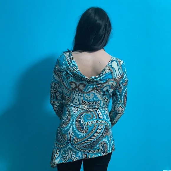 Xsmall turquoise multi colored side dipped blouse. - Picture 3 of 5